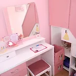 Barbie-themed 3bdr Penthouse Near The Beach,