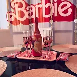 Barbie-themed 3bdr Penthouse Near The Beach, נסבר