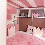 Barbie-themed 3bdr Penthouse Near The Beach, דירה