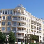 Barbie-themed 3bdr Penthouse Near The Beach, * נסבר