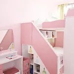 דירה Barbie-themed 3bdr Penthouse Near The Beach, נסבר