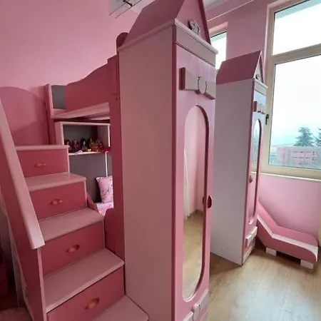 Barbie-themed 3bdr Penthouse Near The Beach, 아파트 *