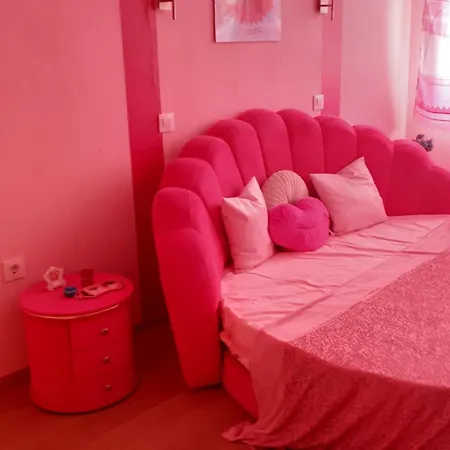 아파트 Barbie-themed 3bdr Penthouse Near The Beach, 네세부르