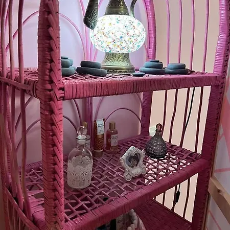 Barbie-themed 3bdr Penthouse Near The Beach,