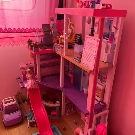 Barbie-themed 3bdr Penthouse Near The Beach, 아파트