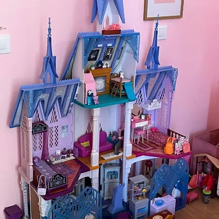 Barbie-themed 3bdr Penthouse Near The Beach, 네세부르
