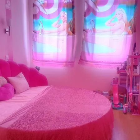 Barbie-themed 3bdr Penthouse Near The Beach, * 네세부르