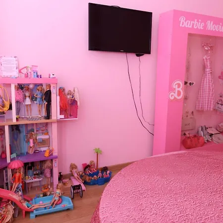 Barbie-themed 3bdr Penthouse Near The Beach,