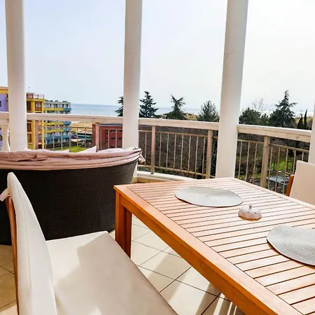 Appartement Barbie-themed 3bdr Penthouse Near The Beach, Nesebar
