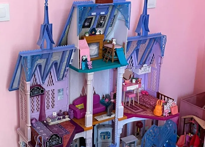 Barbie-themed 3bdr Penthouse Near The Beach, Nesebar