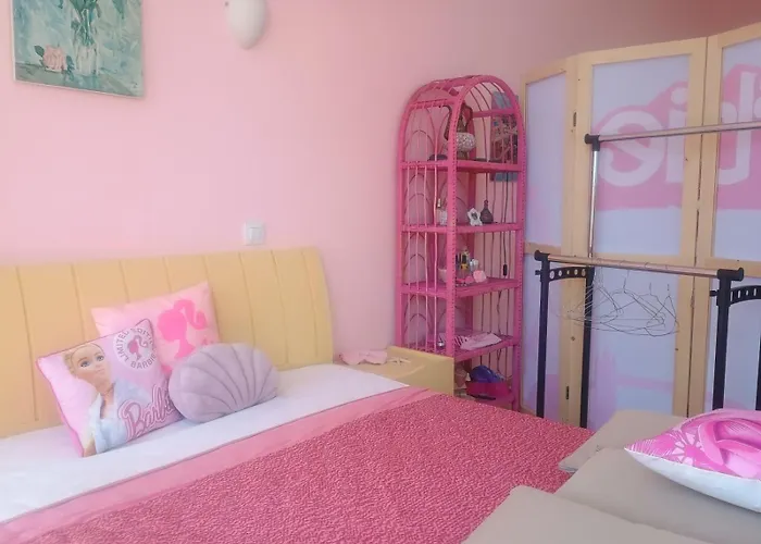Barbie-themed 3bdr Penthouse Near The Beach, Nesebar