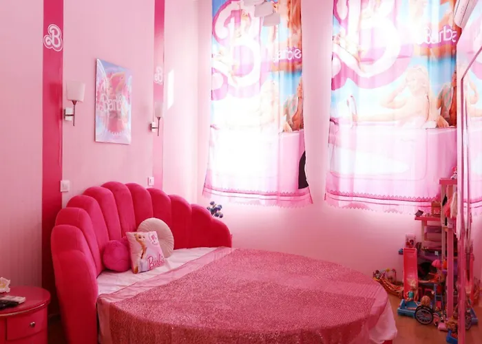 Barbie-themed 3bdr Penthouse Near The Beach,