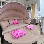 Barbie-themed 3bdr Penthouse Near The Beach, Apartamento