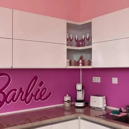 Barbie-themed 3bdr Penthouse Near The Beach, Lejlighed