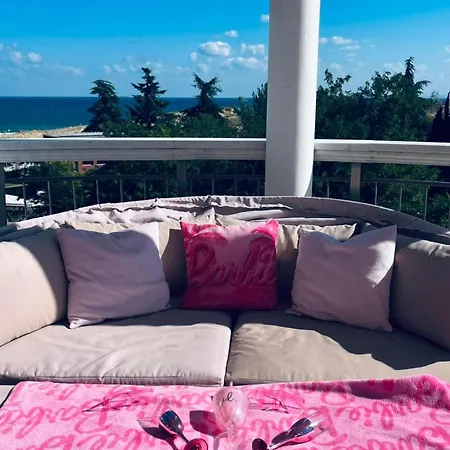 Barbie-themed 3bdr Penthouse Near The Beach, * Nessebar