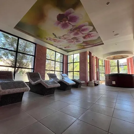 Barbie-themed 3bdr Penthouse Near The Beach,