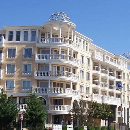 Barbie-themed 3bdr Penthouse Near The Beach, * Nessebar