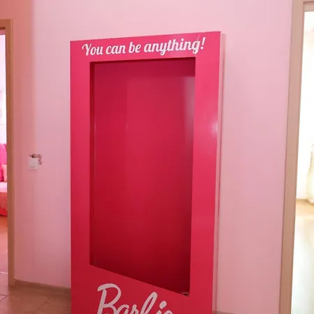 Barbie-themed 3bdr Penthouse Near The Beach, Lejlighed