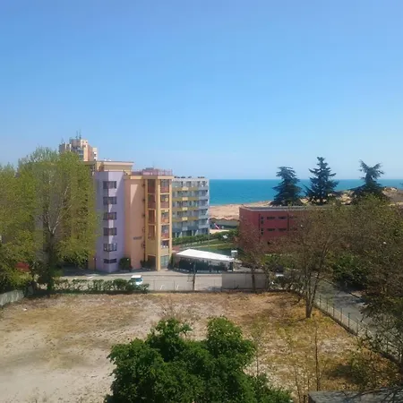 Barbie-themed 3bdr Penthouse Near The Beach, 네세부르