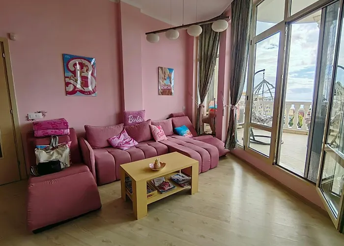 Barbie-themed 3bdr Penthouse Near The Beach, *