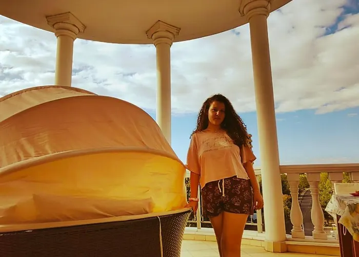 Barbie-themed 3bdr Penthouse Near The Beach, * Nesebăr