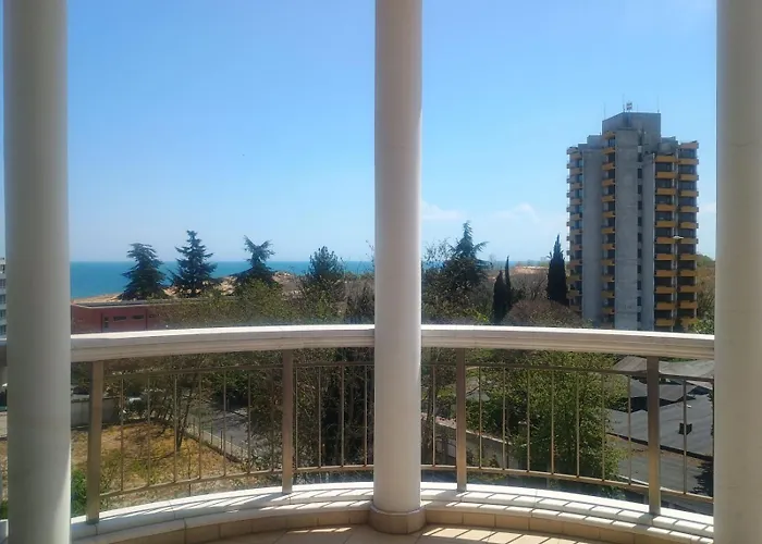 Apartament Barbie-themed 3bdr Penthouse Near The Beach, Nesebăr