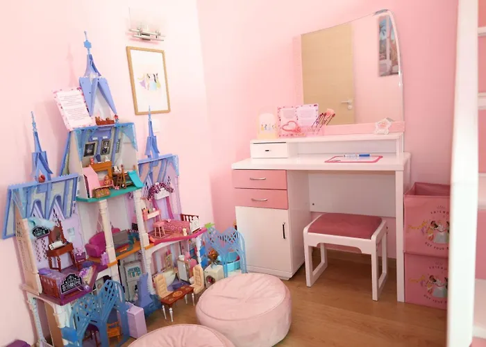 Apartament Barbie-themed 3bdr Penthouse Near The Beach, Nesebăr